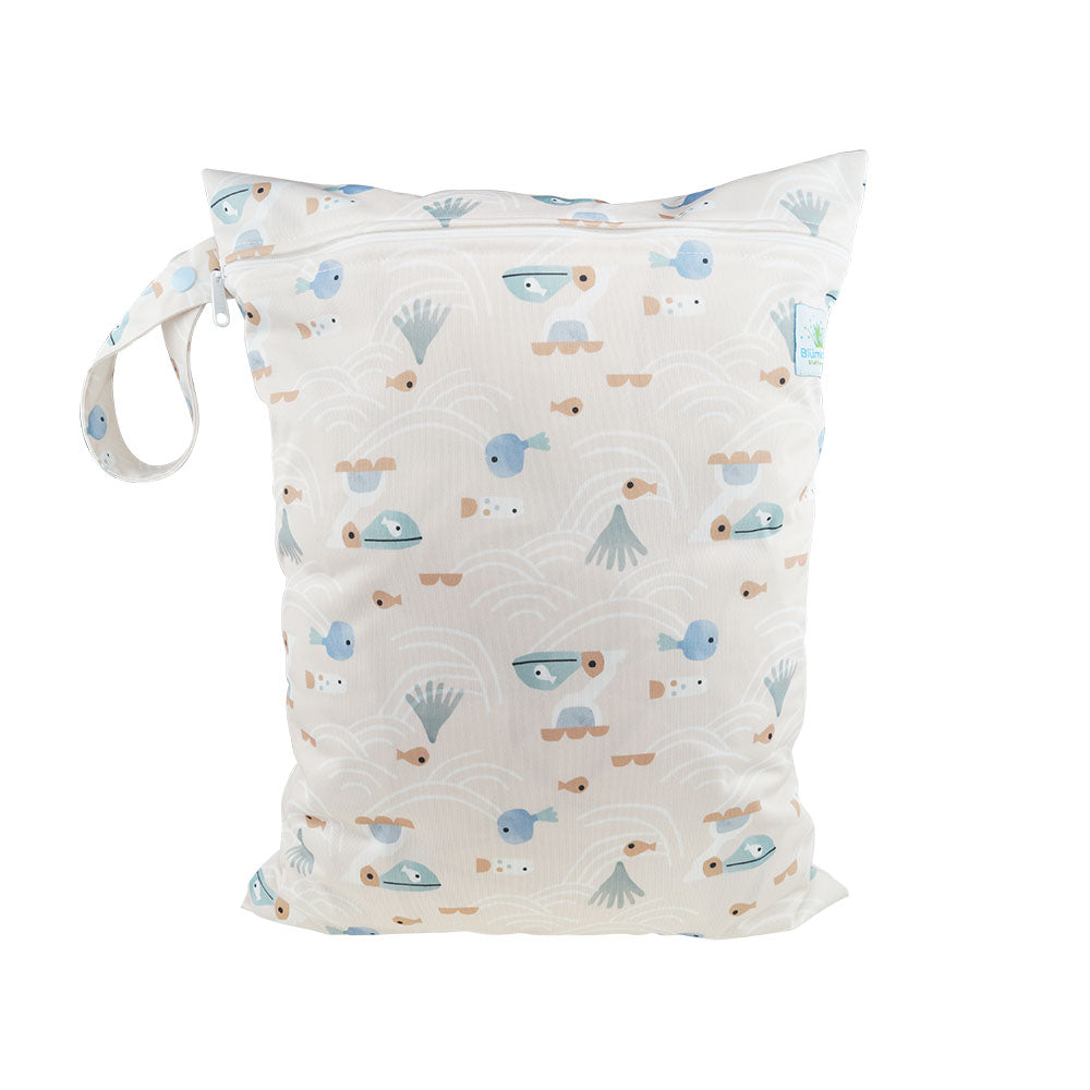 Blümchen Nasstasche Cozy Pelikan M - wasserdichtet Wetbag mit niedlichem Pelikan-Motiv