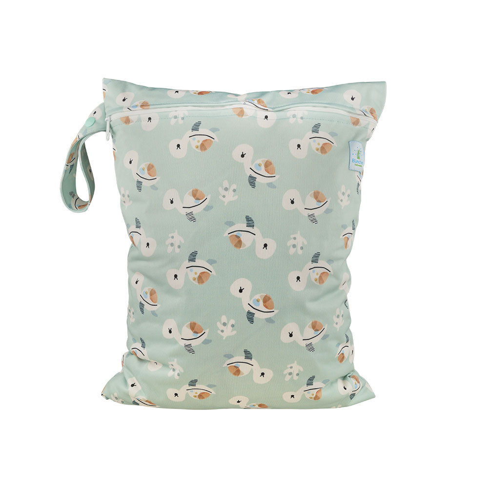 Blümchen Nasstasche Cozy Schildkröte M - wasserdichter Wetbag mit niedlichem Schildkröten-Motiv