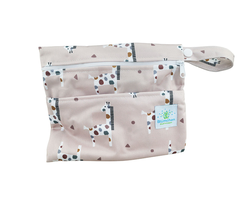 Blümchen Nasstasche Cozy Giraffe