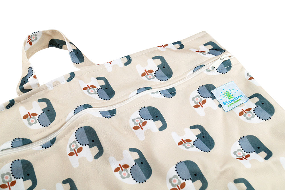 Blümchen Nasstasche Cory Elephant XL - wasserdichter Wetbag mit niedlichem Elefanten-Motiv