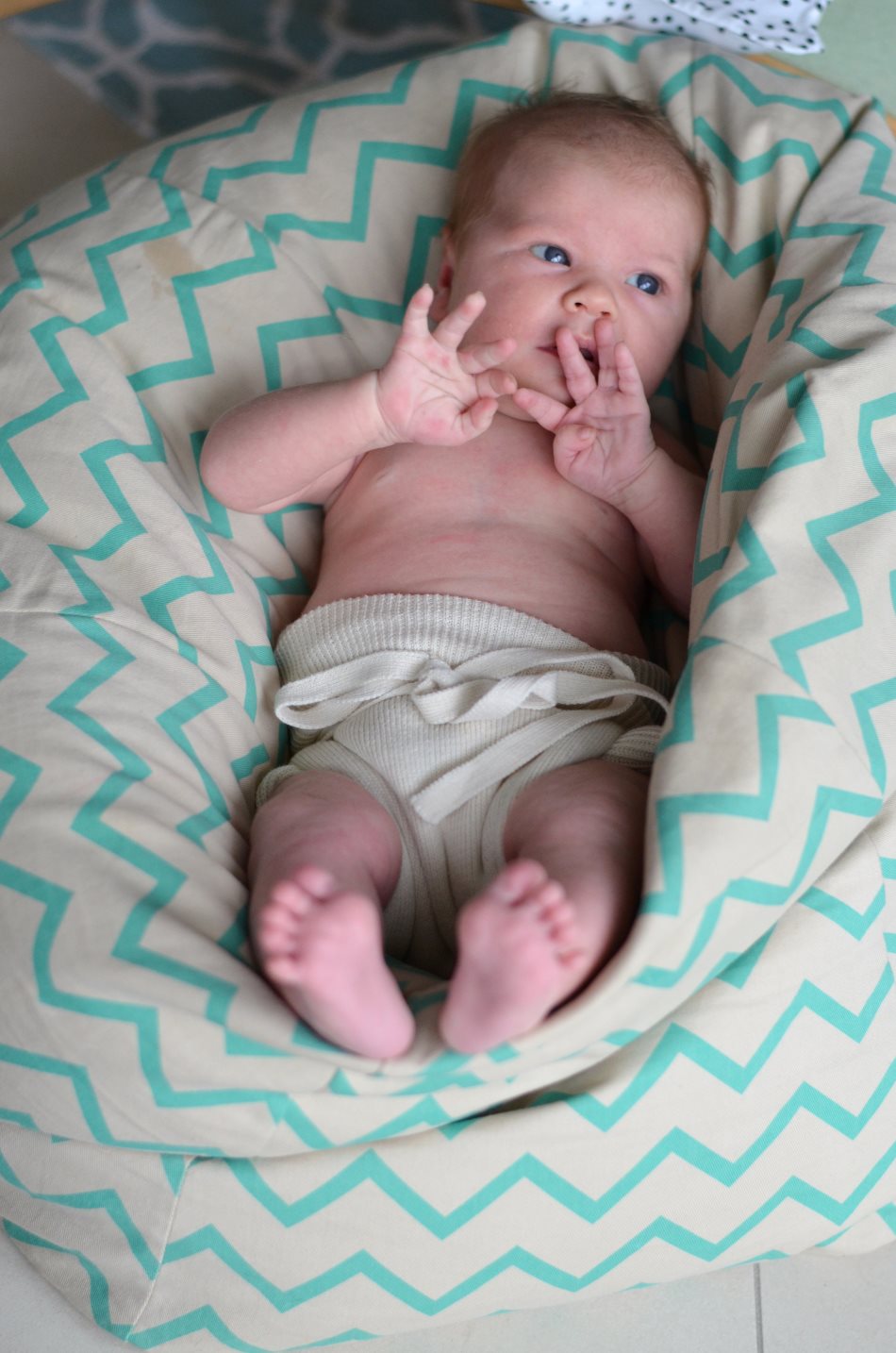 Disana Strickbindewindel an Baby